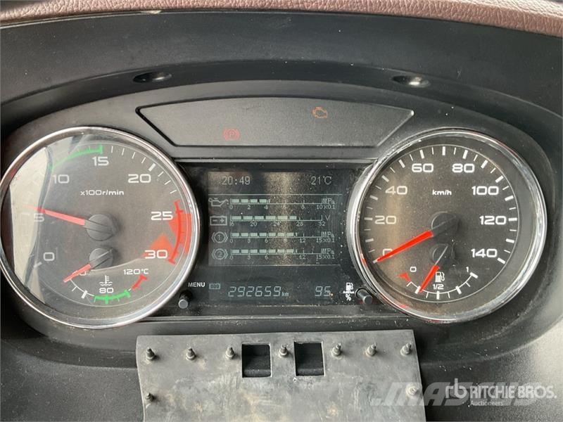 ELAM 550D 6x4 Tractocamion con Dormitorio / T/A Ca Vetopöytäautot