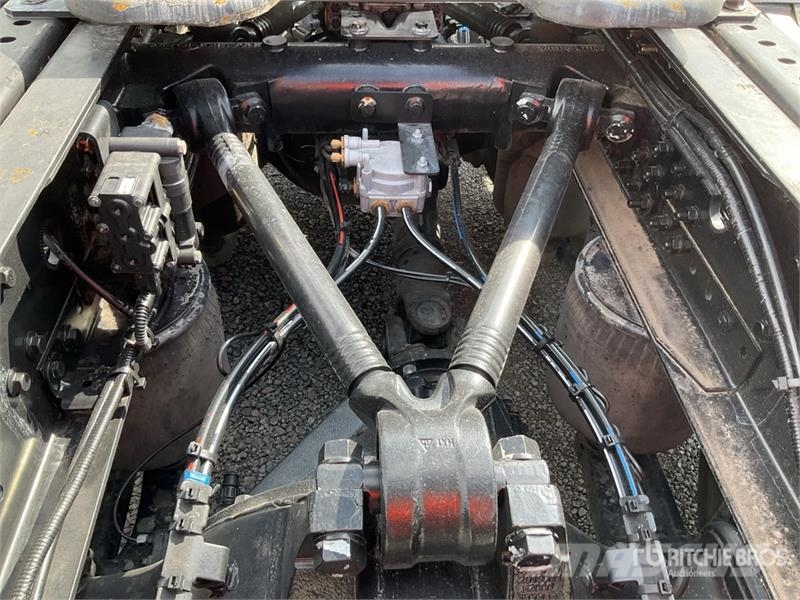 ELAM 550D 6x4 Tractocamion con Dormitorio / T/A Ca Vetopöytäautot