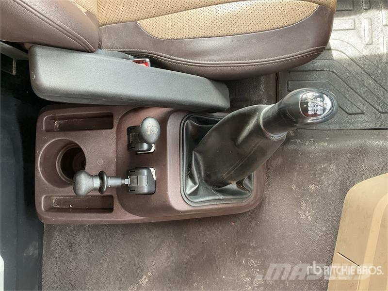 ELAM 550D 6x4 Tractocamion con Dormitorio / T/A Ca Vetopöytäautot