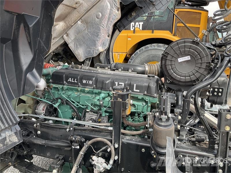 ELAM 550D 6x4 Tractocamion con Dormitorio / T/A Ca Vetopöytäautot