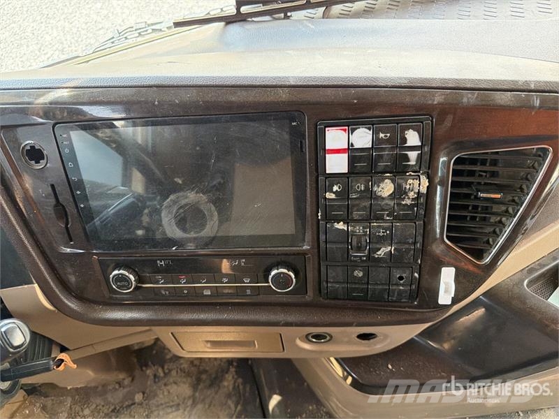ELAM 550D 6x4 Tractocamion con Dormitorio / T/A Ca Vetopöytäautot