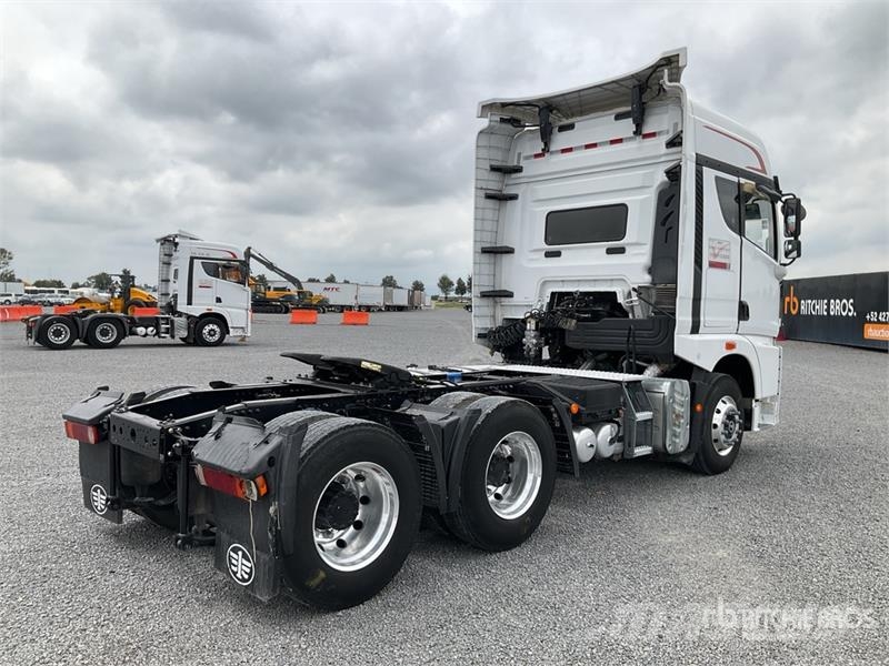ELAM 550D 6x4 Tractocamion con Dormitorio / T/A Ca Vetopöytäautot