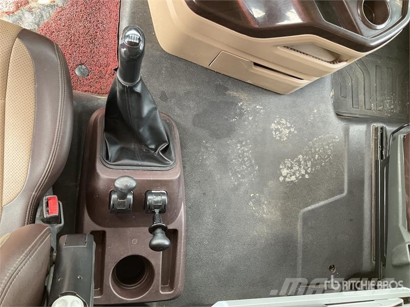 ELAM 550D 6x4 Tractocamion con Dormitorio / T/A Ca Vetopöytäautot