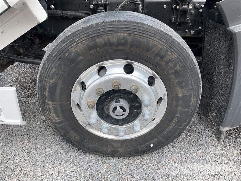 ELAM 550D 6x4 Tractocamion con Dormitorio / T/A Ca Vetopöytäautot