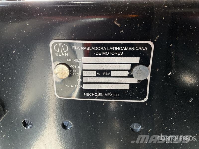 ELAM 550D 6x4 Tractocamion con Dormitorio / T/A Ca Vetopöytäautot