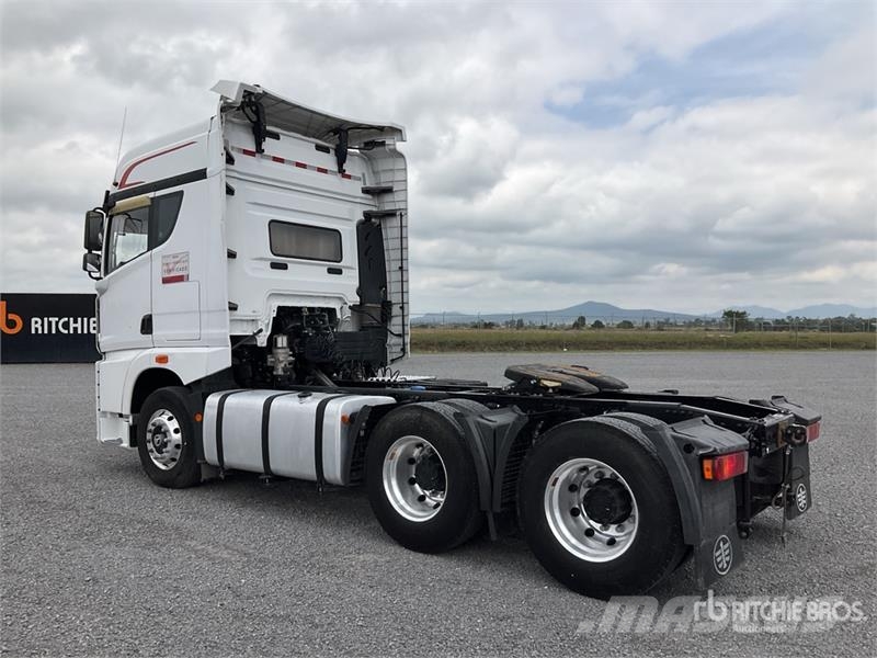 ELAM 550D 6x4 Tractocamion con Dormitorio / T/A Ca Vetopöytäautot