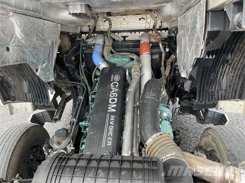 ELAM 550D 6x4 Tractocamion con Dormitorio / T/A Ca Vetopöytäautot