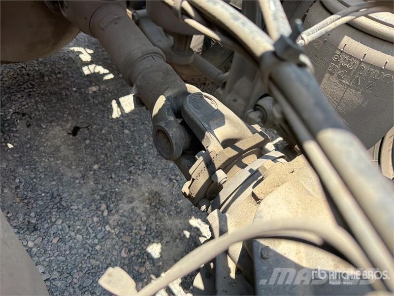 ELAM 550D 6x4 Tractocamion con Dormitorio / T/A Ca Vetopöytäautot