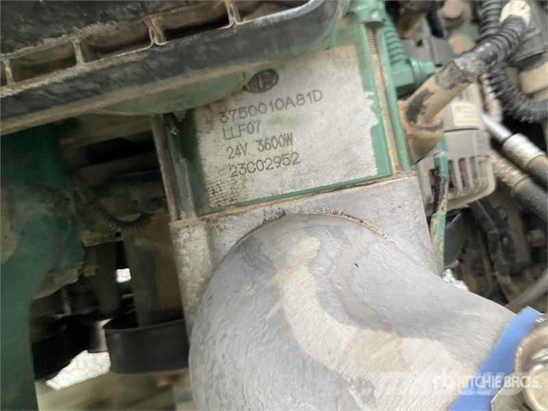 ELAM 550D 6x4 Tractocamion con Dormitorio / T/A Ca Vetopöytäautot