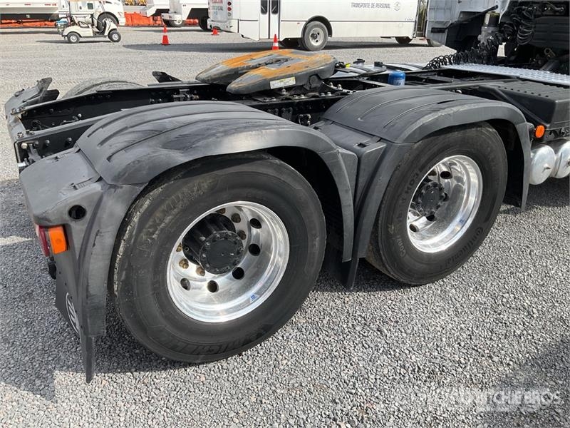 ELAM 550D 6x4 Tractocamion con Dormitorio / T/A Ca Vetopöytäautot