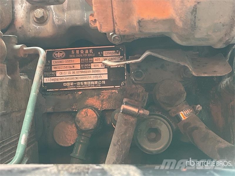ELAM 550D 6x4 Tractocamion con Dormitorio / T/A Ca Vetopöytäautot