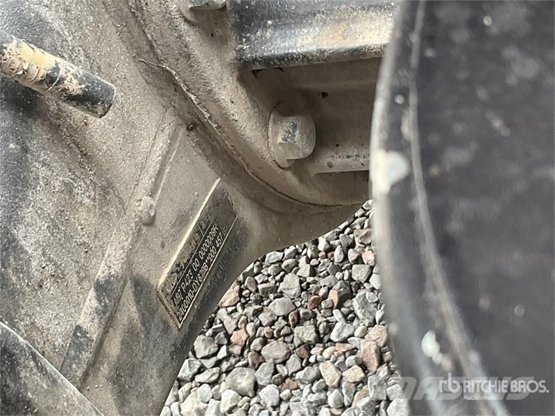 ELAM 550D 6x4 Tractocamion con Dormitorio / T/A Ca Vetopöytäautot
