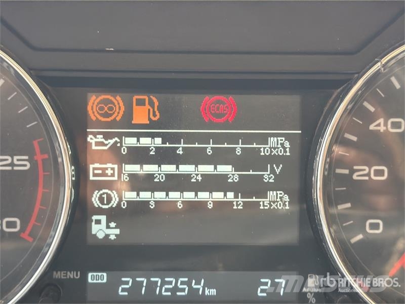 ELAM 550D 6x4 Tractocamion con Dormitorio / T/A Ca Vetopöytäautot