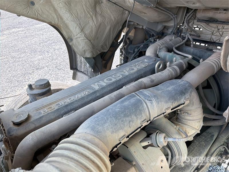 ELAM 550D 6x4 Tractocamion con Dormitorio / T/A Ca Vetopöytäautot