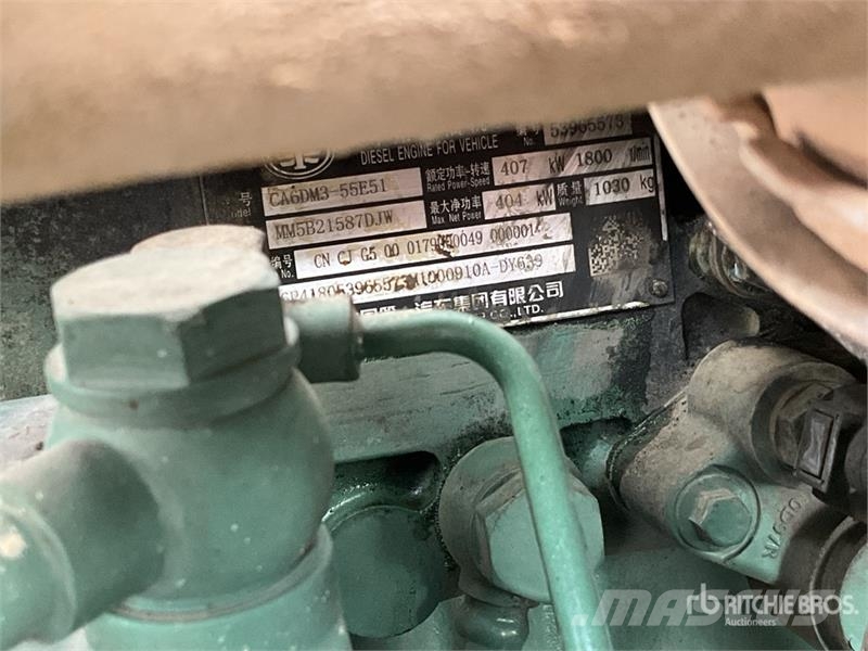 ELAM 550D 6x4 Tractocamion con Dormitorio / T/A Ca Vetopöytäautot