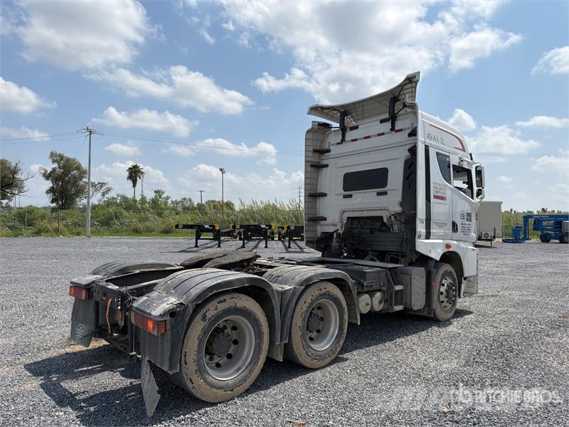 ELAM 550D 6x4 Tractocamion con Dormitorio / T/A Ca Vetopöytäautot
