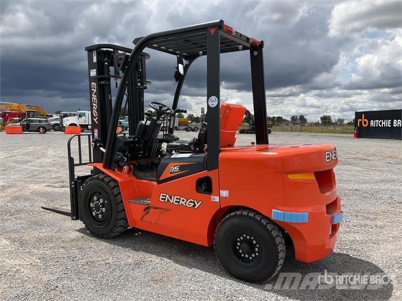  Energy CPCD35 7700 lb Pneumatic Tire Montacargas ( Targoncák-Egyéb