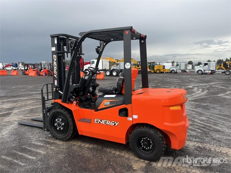  Energy CPCD35 7700 lb Pneumatic Tire Montacargas ( شاحنات ذات رافعات شوكية - أخرى