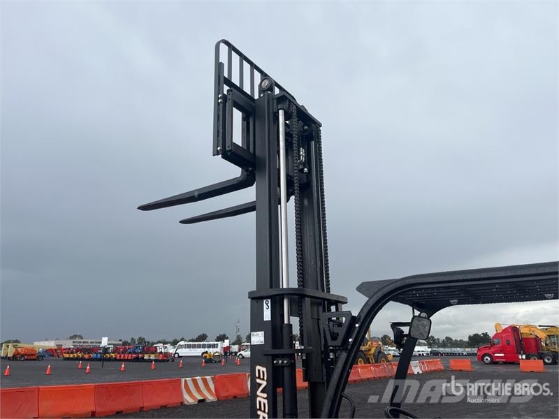  Energy CPCD35 7700 lb Pneumatic Tire Montacargas ( شاحنات ذات رافعات شوكية - أخرى