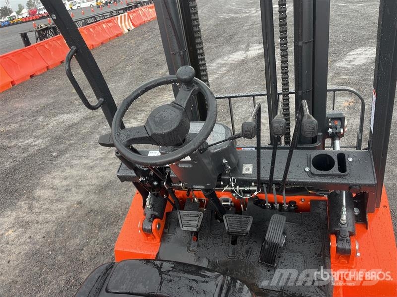  Energy CPCD35 7700 lb Pneumatic Tire Montacargas ( شاحنات ذات رافعات شوكية - أخرى