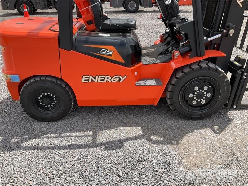  Energy CPCD35 7700 lb Pneumatic Tire Montacargas ( Targoncák-Egyéb