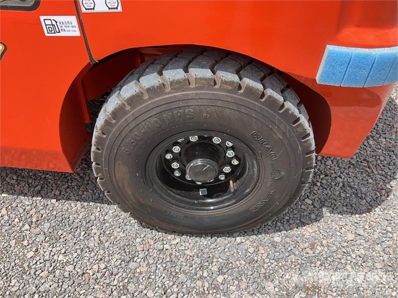 Energy CPCD35 7700 lb Pneumatic Tire Montacargas ( Targoncák-Egyéb