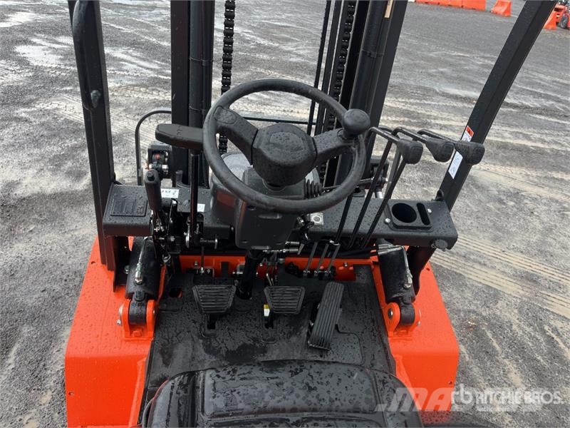  Energy CPCD35 7700 lb Pneumatic Tire Montacargas ( شاحنات ذات رافعات شوكية - أخرى