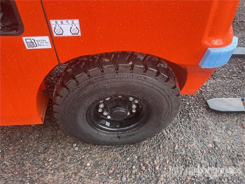  Energy CPCD35 7700 lb Pneumatic Tire Montacargas ( شاحنات ذات رافعات شوكية - أخرى
