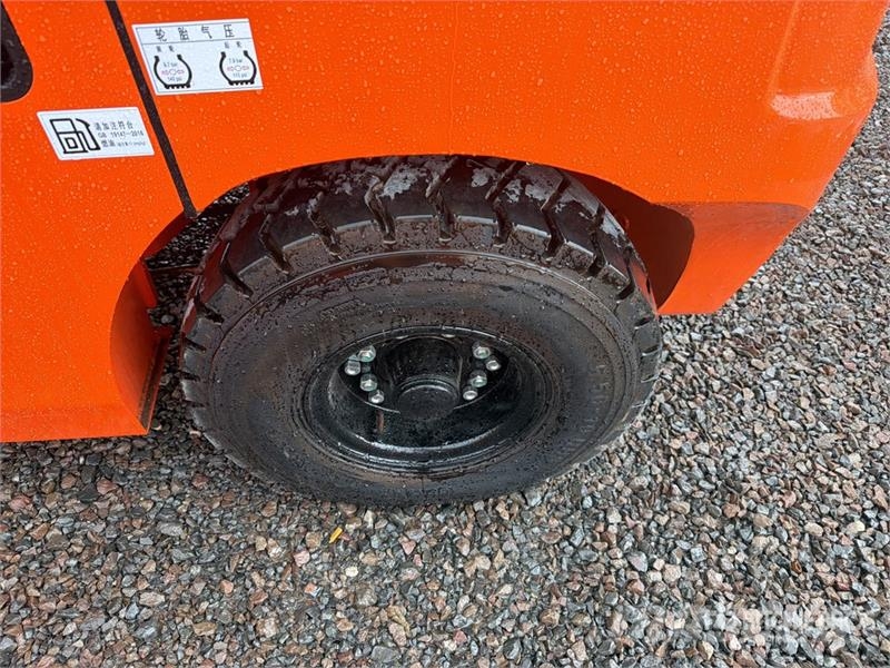  Energy CPCD35 7700 lb Pneumatic Tire Montacargas ( شاحنات ذات رافعات شوكية - أخرى