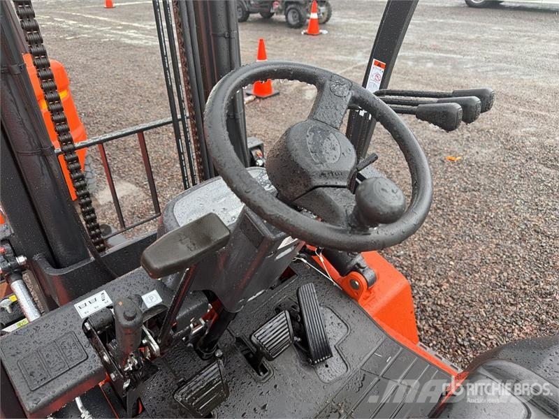  Energy CPCD35 7700 lb Pneumatic Tire Montacargas ( شاحنات ذات رافعات شوكية - أخرى