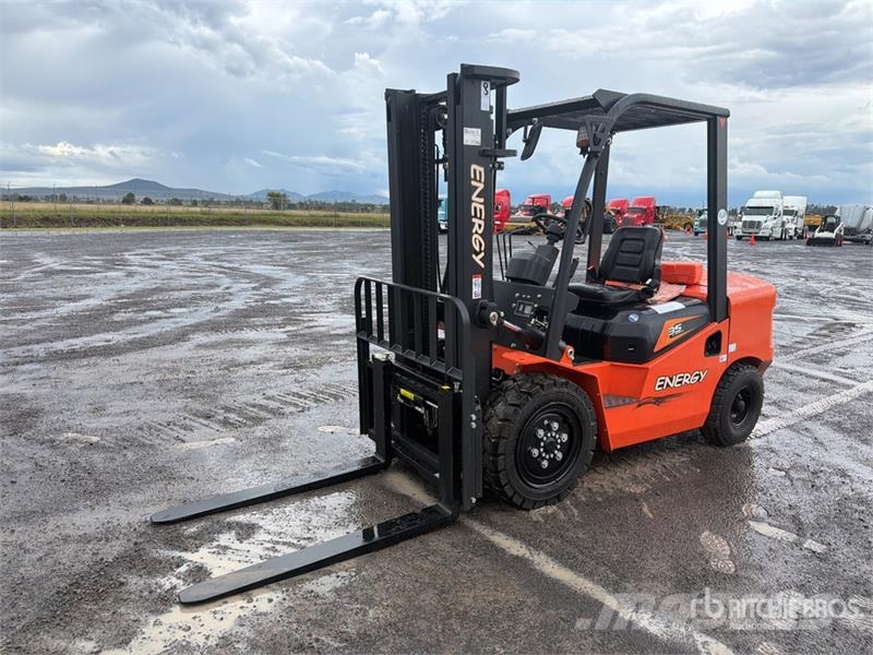  Energy CPCD35 7700 lb Pneumatic Tire Montacargas ( شاحنات ذات رافعات شوكية - أخرى