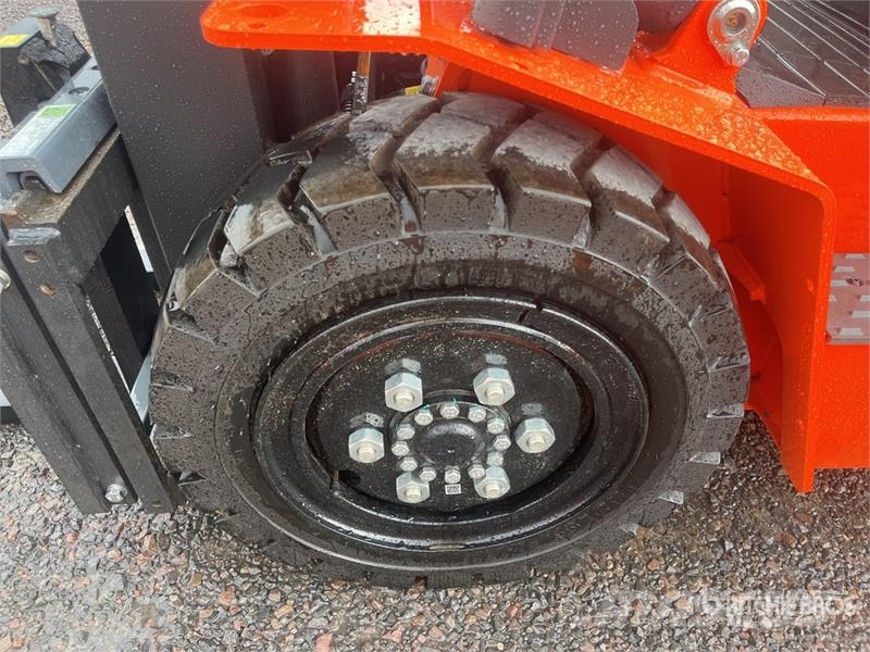  Energy CPCD35 7700 lb Pneumatic Tire Montacargas ( شاحنات ذات رافعات شوكية - أخرى