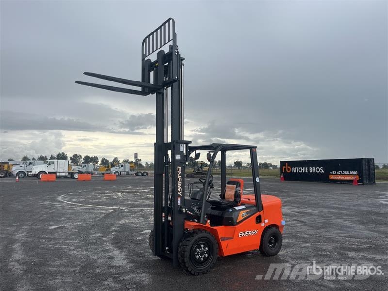  Energy CPCD35 7700 lb Pneumatic Tire Montacargas ( شاحنات ذات رافعات شوكية - أخرى