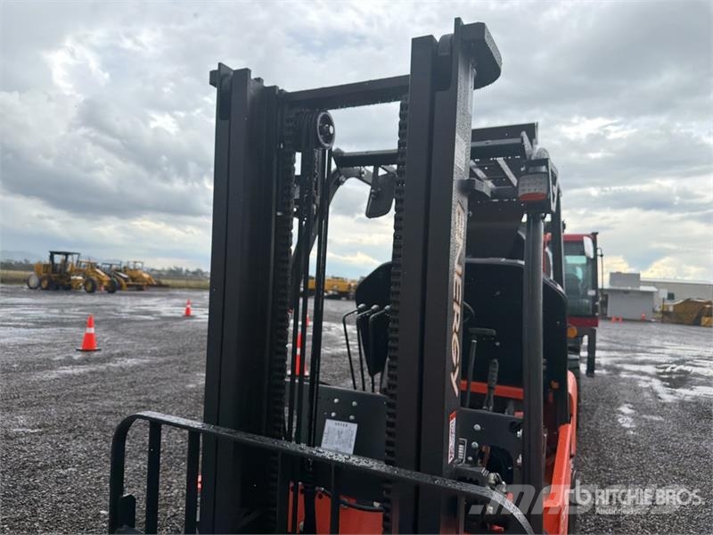  Energy CPCD35 7700 lb Pneumatic Tire Montacargas ( شاحنات ذات رافعات شوكية - أخرى
