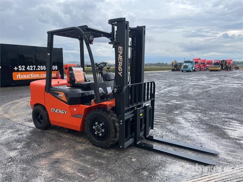  Energy CPCD35 7700 lb Pneumatic Tire Montacargas ( شاحنات ذات رافعات شوكية - أخرى