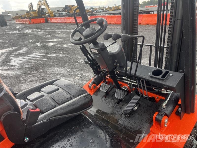  Energy CPCD35 7700 lb Pneumatic Tire Montacargas ( شاحنات ذات رافعات شوكية - أخرى