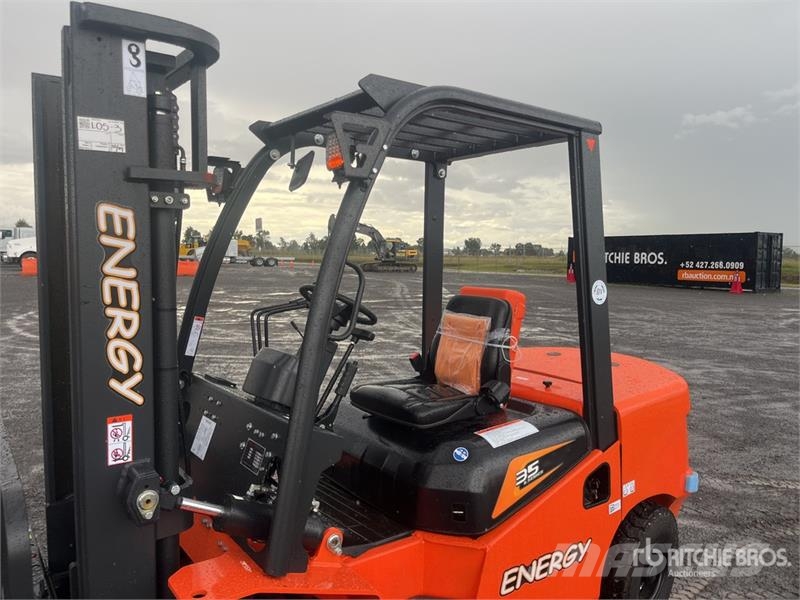  Energy CPCD35 7700 lb Pneumatic Tire Montacargas ( شاحنات ذات رافعات شوكية - أخرى