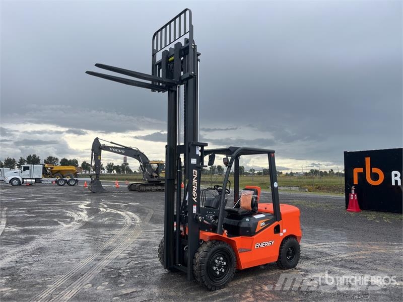 Energy CPCD35 7700 lb Pneumatic Tire Montacargas ( شاحنات ذات رافعات شوكية - أخرى