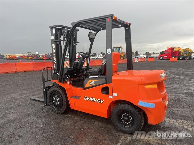  Energy CPCD35 7700 lb Pneumatic Tire Montacargas ( شاحنات ذات رافعات شوكية - أخرى
