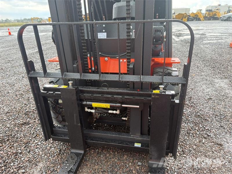  Energy CPCD35 7700 lb Pneumatic Tire Montacargas ( شاحنات ذات رافعات شوكية - أخرى