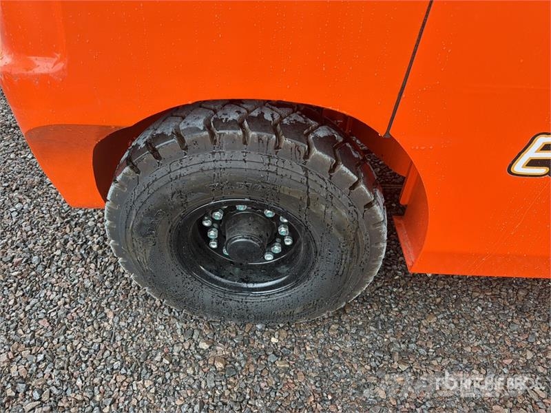  Energy CPCD35 7700 lb Pneumatic Tire Montacargas ( شاحنات ذات رافعات شوكية - أخرى