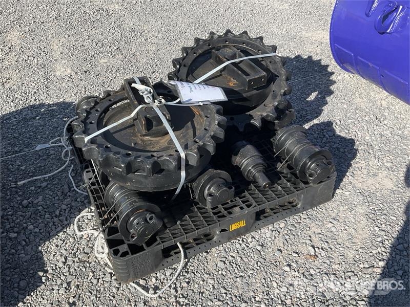 ETA-CAT320 Qty of Excavator Undercarriage (Unused) مكونات أخرى