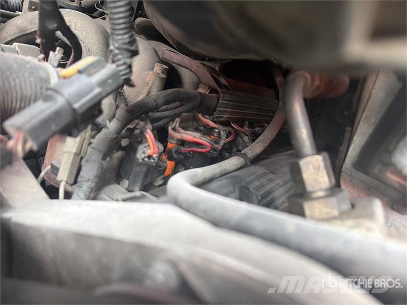 Ford ETT29SNV 29 ft on Ford E350 4x2 Camioneta con Can Pacēlāji uz automašīnas bāzes