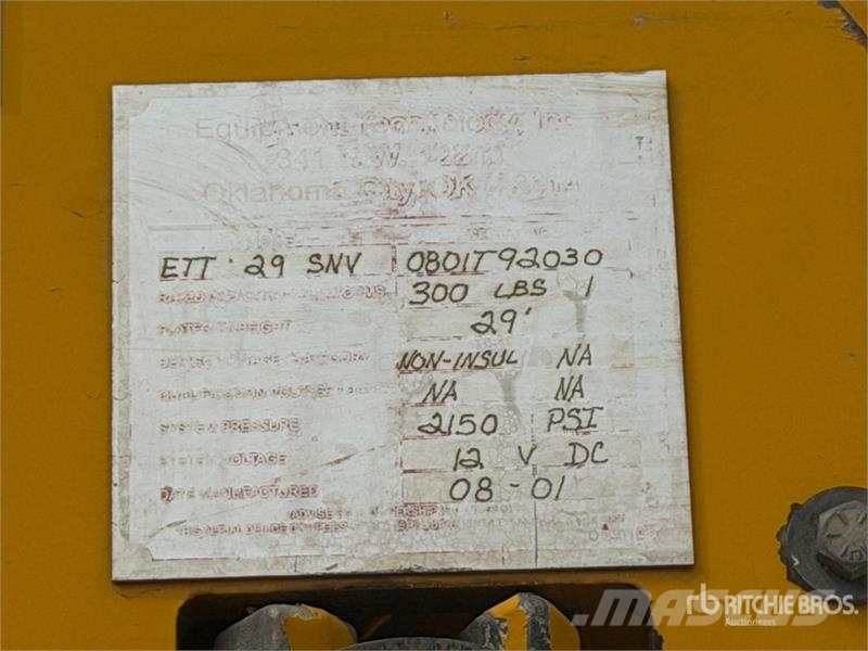 Ford ETT29SNV 29 ft on Ford E350 4x2 Camioneta con Can Pacēlāji uz automašīnas bāzes