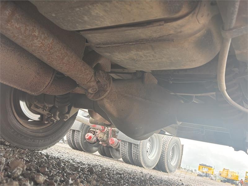 Ford ETT29SNV 29 ft on Ford E350 4x2 Camioneta con Can Pacēlāji uz automašīnas bāzes