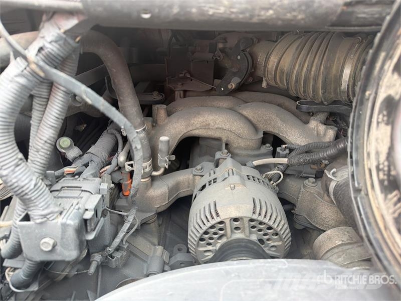 Ford ETT29SNV 29 ft on Ford E350 4x2 Camioneta con Can Pacēlāji uz automašīnas bāzes