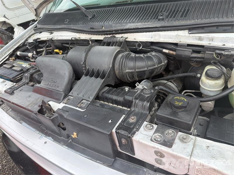 Ford ETT29SNV 29 ft on Ford E350 4x2 Camioneta con Can Pacēlāji uz automašīnas bāzes