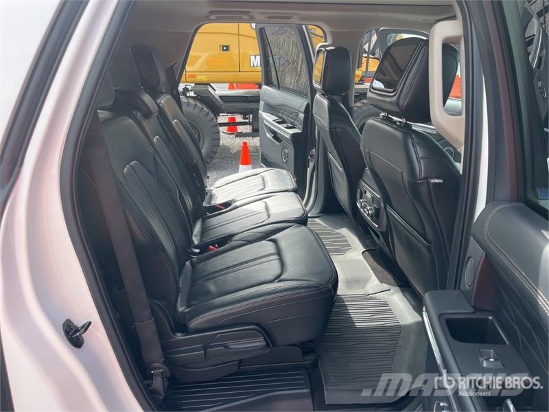 Ford Expedition Max 4WD Camioneta / SUV Auto's