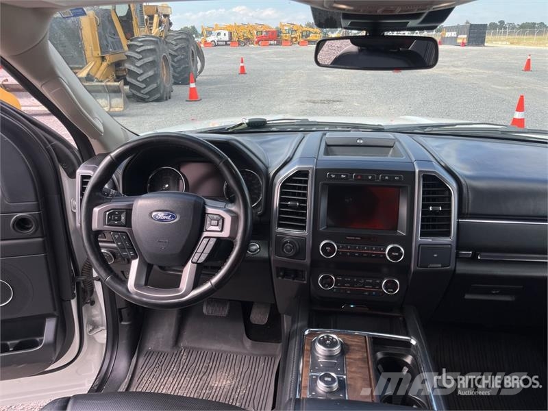 Ford Expedition Max 4WD Camioneta / SUV Auto's