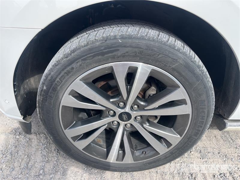 Ford Expedition Max 4WD Camioneta / SUV Auto's